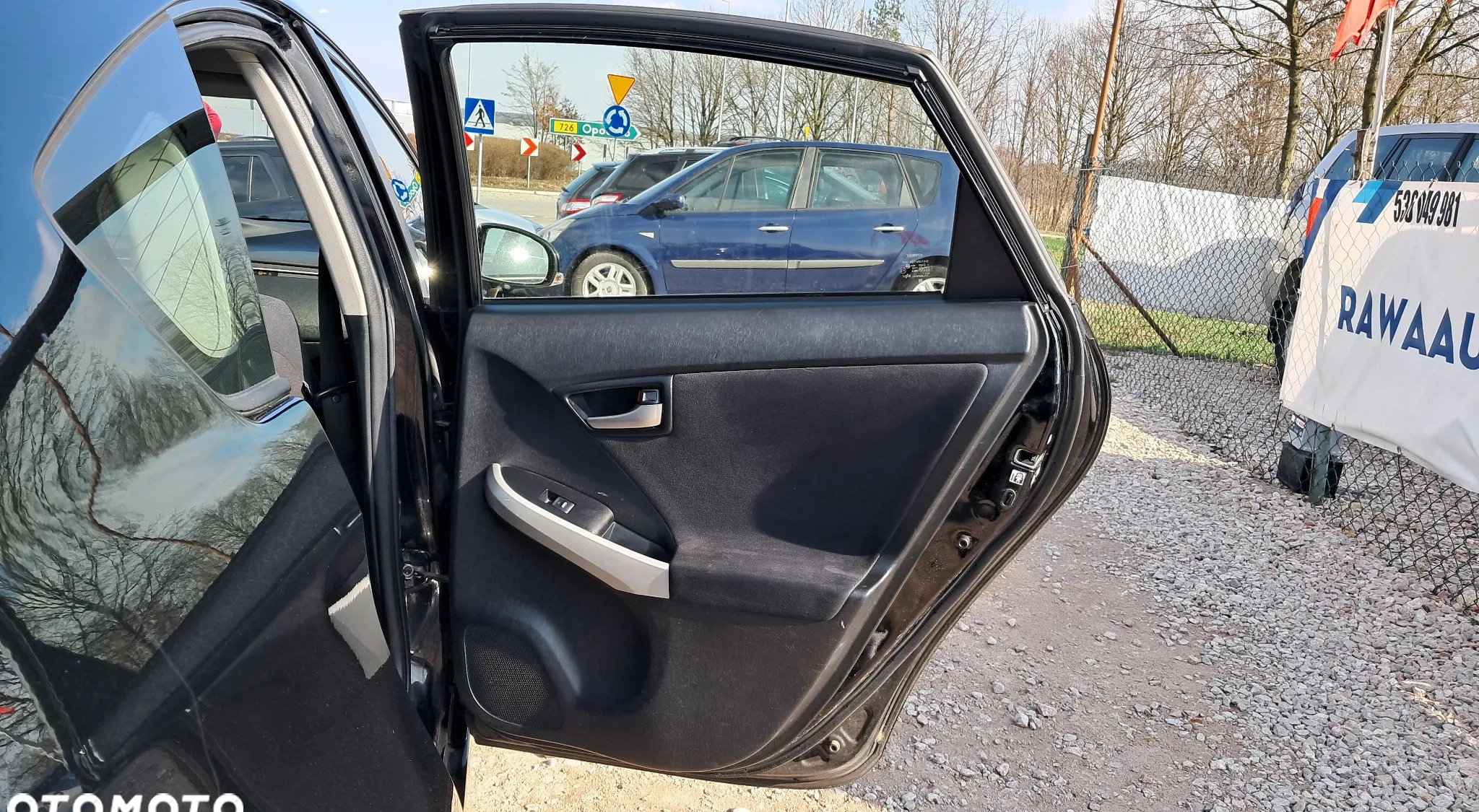 Toyota Prius cena 47900 przebieg: 271000, rok produkcji 2012 z Chocianów małe 92